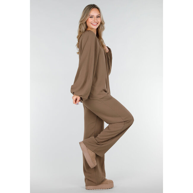 Braune Stretchbluse mit Schleifenverschluss und weiten Ärmeln