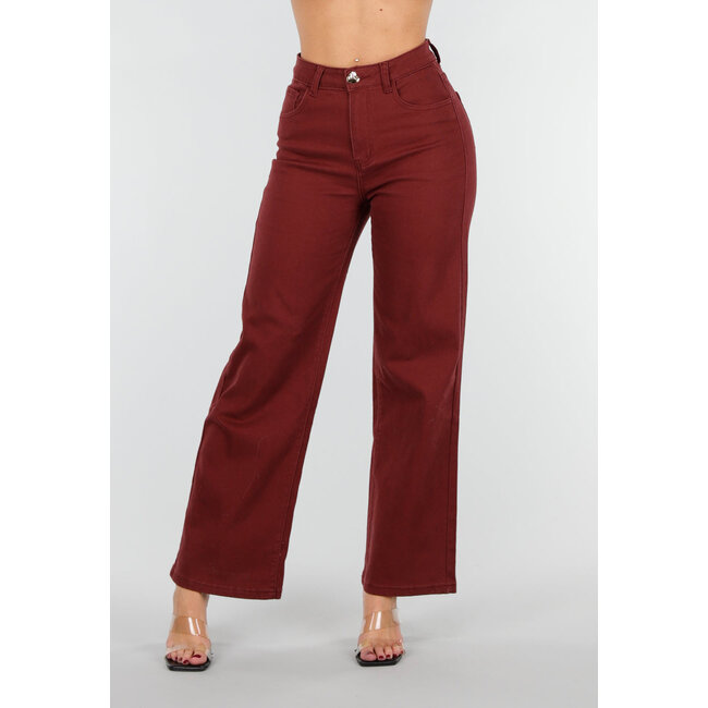 Bordeauxrote High-Waist-Jeans mit geradem Bein und goldfarbenem Knopf