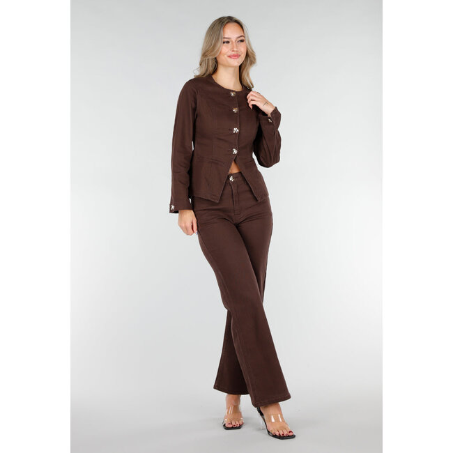 Dunkelbrauner Denim-Blazer mit Schößchen und goldfarbenen Knöpfen