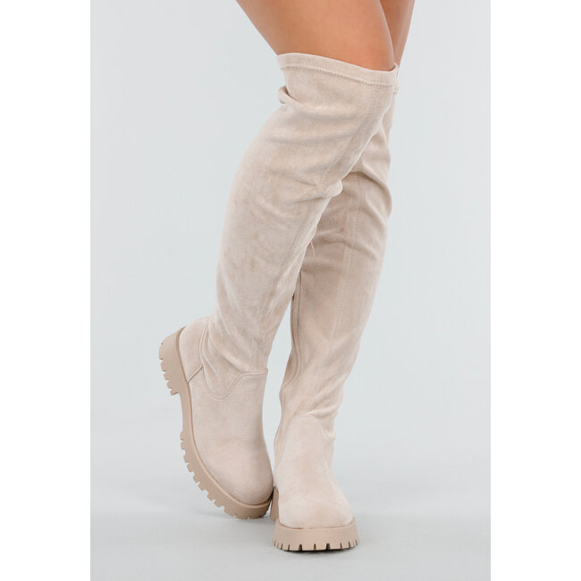 Beige Overknee-Stiefel mit Profilsohle und Wildlederoptik