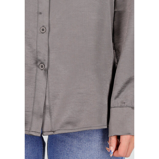 Satinbluse grau mit langen Ärmeln und Knopfleiste