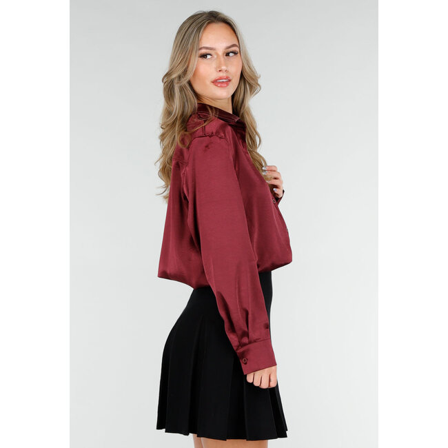 Bordeaux Satin-Look Bluse mit langen Ärmeln und Knopfleiste