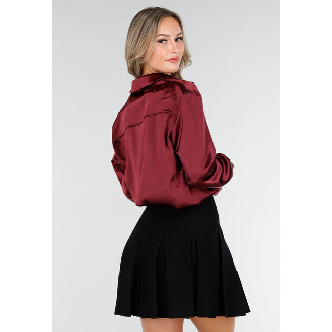 Bordeaux Satin-Look Bluse mit langen Ärmeln und Knopfleiste