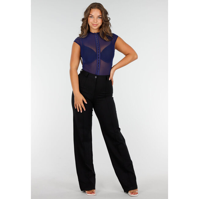 Dunkelblauer Mesh-Body mit Häkchenverschlüssen