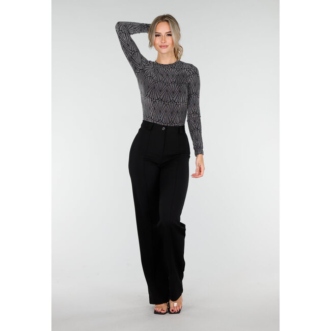 Schwarzer Body mit silbernem Aufdruck und langen Ärmeln