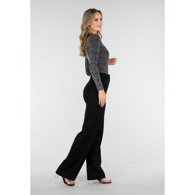 Schwarzer Body mit silbernem Aufdruck und langen Ärmeln