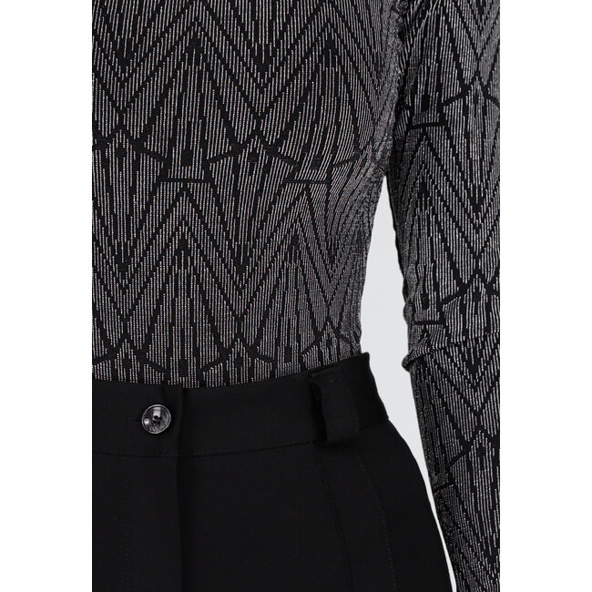 Schwarzer Body mit silbernem Aufdruck und langen Ärmeln