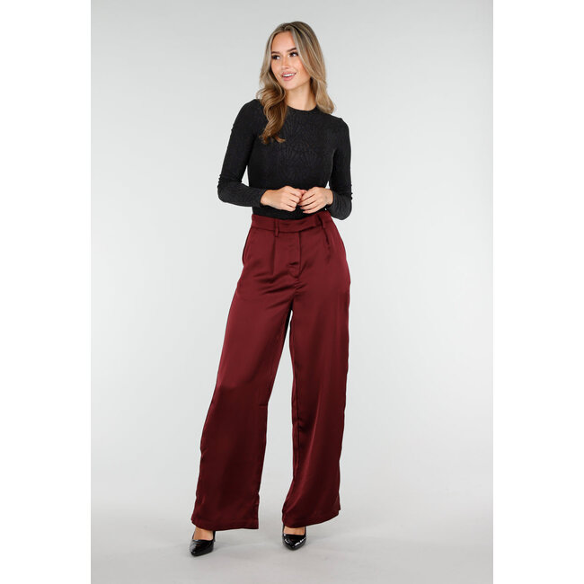 Schwarzer Glitzer-Body mit Aufdruck