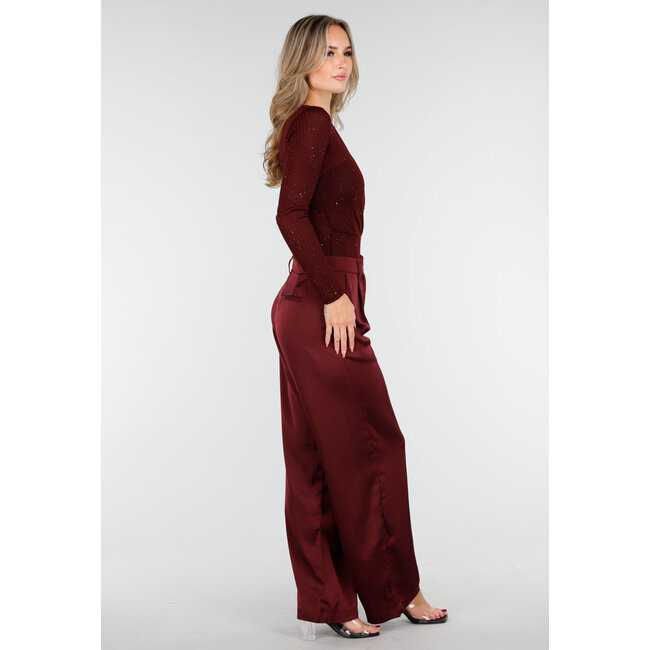 Bordeauxroter Glitzer-Body mit V-Ausschnitt und langen Ärmeln