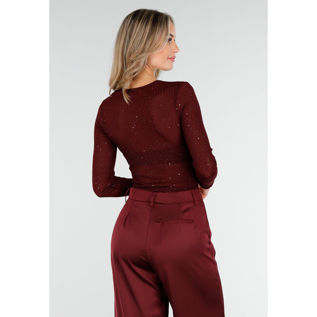 Bordeauxroter Glitzer-Body mit V-Ausschnitt und langen Ärmeln