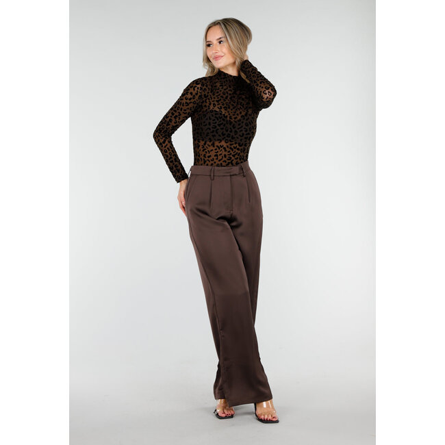 Brauner Mesh-Bodysuit mit schwarzem Leopardenmuster und Rollkragen