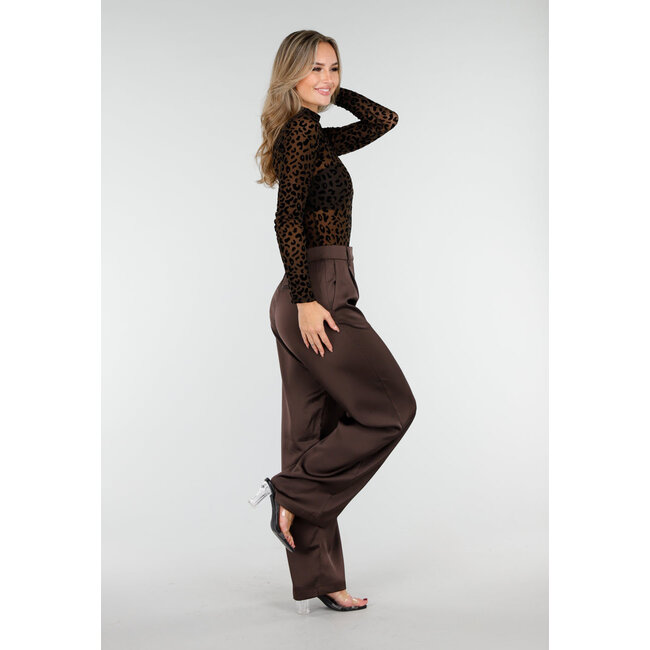 Brauner Mesh-Bodysuit mit schwarzem Leopardenmuster und Rollkragen