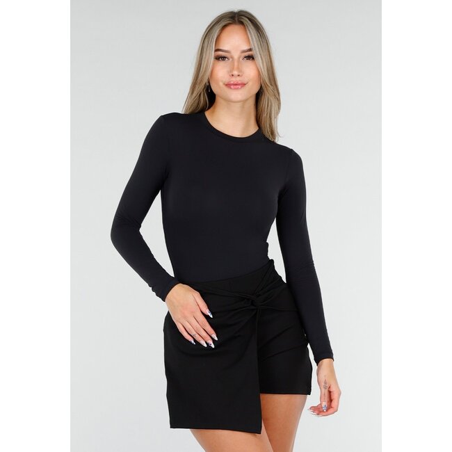 Schwarzer Stretch-String-Bodysuit mit langen Ärmeln und hohem Ausschnitt