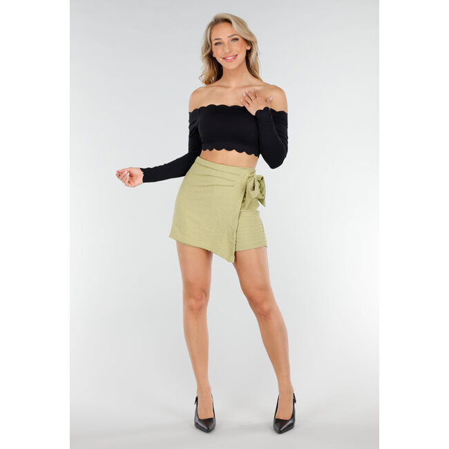 Olivgrüner Skort mit Revers und Schleifendetail aus Leinenstoff