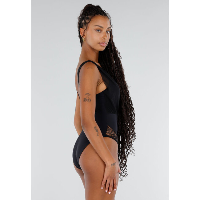 Schwarzer Lingerie-Mesh-Body mit einem Schulterträger und Spitzenakzenten