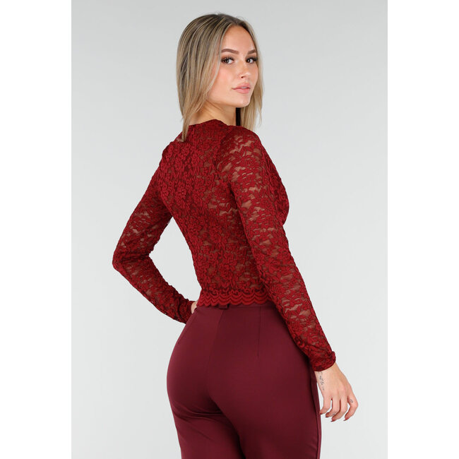 Bordeauxrotes Crop Top mit Spitze und langen Ärmeln