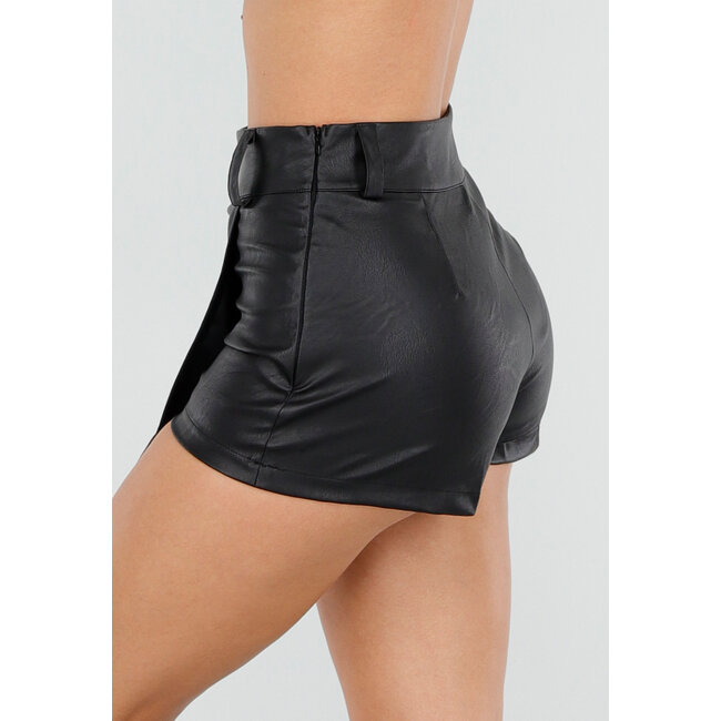 Schwarzer Lederlook-Skort mit asymmetrischem Überwurf und Stretch