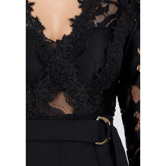 Schwarzer Spitzenjumpsuit mit V-Ausschnitt und Stretch