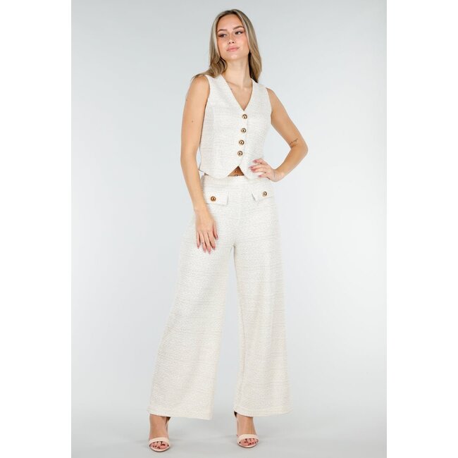 Beiges zweiteiliges Set mit Weste und Hose mit goldenen Knöpfen