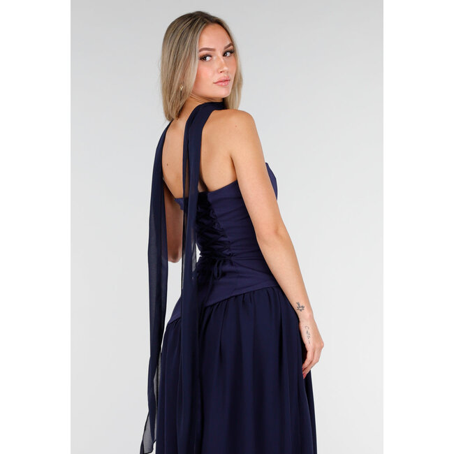 Dunkelblaues trägerloses Maxi-Stretchkleid mit Schlitz und Halstuch