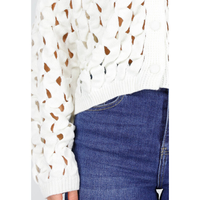 Weißer grob gestrickter Pullover mit offenem Zopfmuster