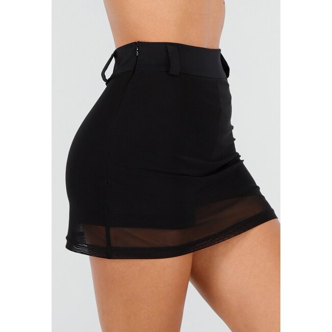 Schwarzer Mesh-Skort mit Stretch und Gürtelschlaufen