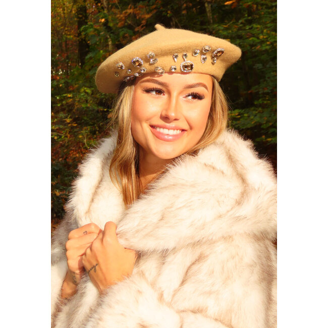 Baskenmütze mit Glitzersteinen