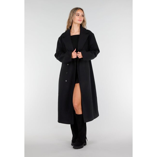 Schwarzer langer Mantel mit gerader Passform und breitem Revers