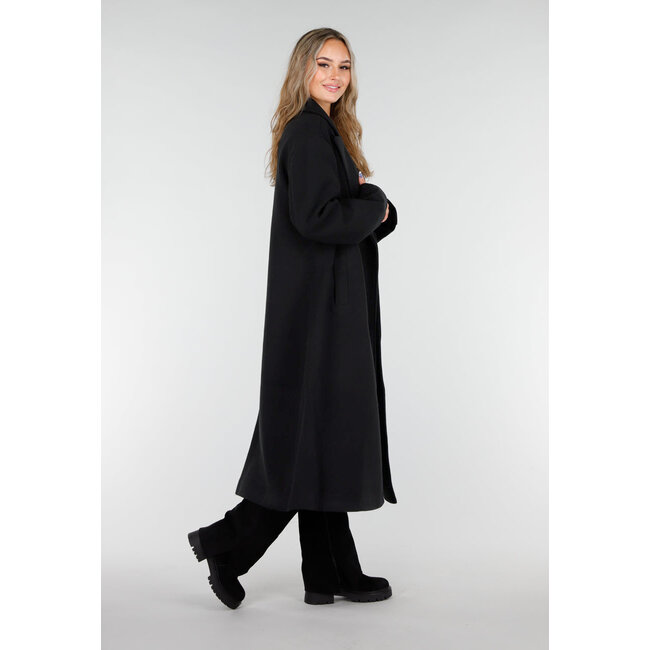 Schwarzer langer Mantel mit gerader Passform und breitem Revers