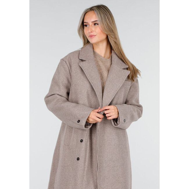Beiger Trenchcoat mit gerader Passform
