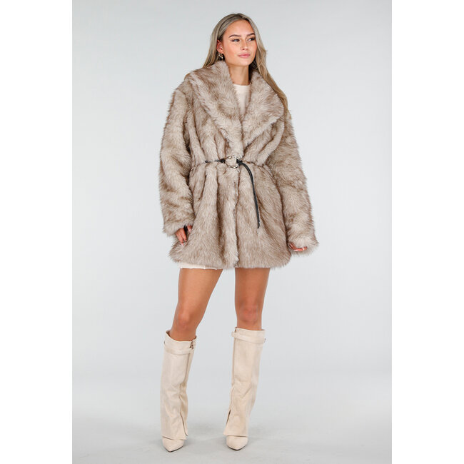 Beige Kunstfelljacke mit Gürtel
