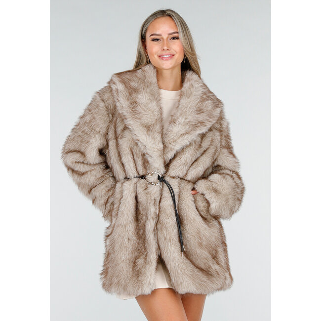 Beige Kunstfelljacke mit Gürtel