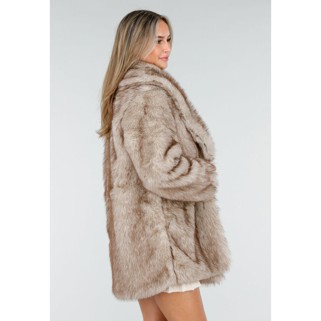 Beige Kunstfelljacke mit Gürtel