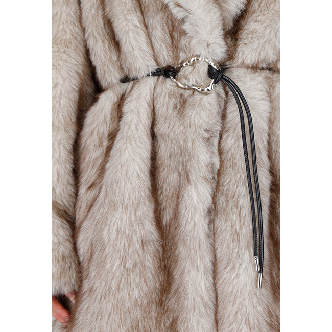 Beige Kunstfelljacke mit Gürtel