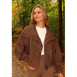 Braune kurze Windjacke