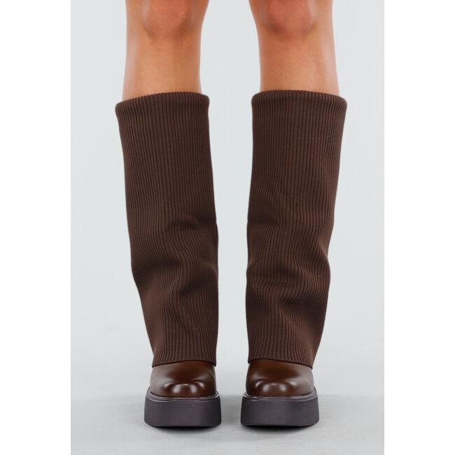 Dunkelbraune Plateau-Stiefel mit geripptem Schaft und Blockabsatz