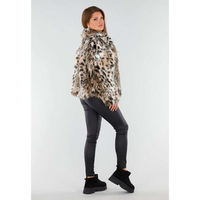 Kunstfelljacke mit Leopardenmuster und Kragen