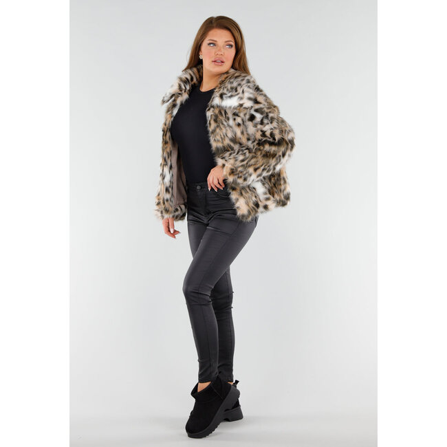Kunstfelljacke mit Leopardenmuster und Kragen