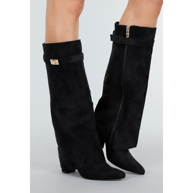 Schwarze Wildlederstiefel mit goldfarbenen Details