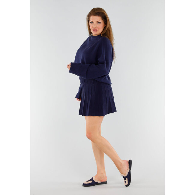 Navy Bouclé Slipper mit goldenem Detail