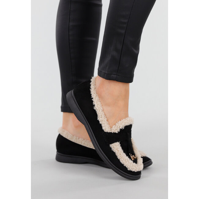 Schwarze Teddy-Loafer mit goldfarbenen Details