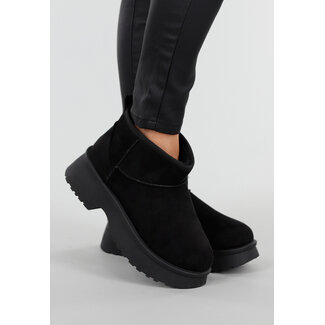 Schwarze Snowboots in Wildlederoptik