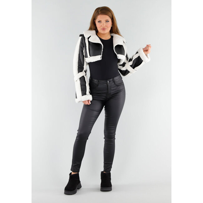 Schwarze Snowboots in Wildlederoptik mit flacher Plateausohle