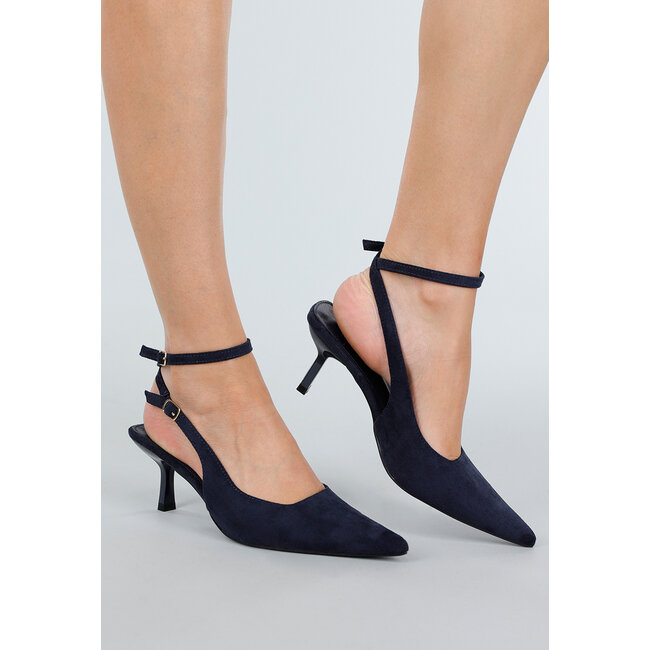 Navy Pumps mit Fesselriemchen und spitzer Zehenpartie