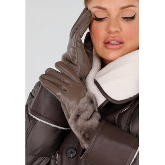 Braune Pelzhandschuhe