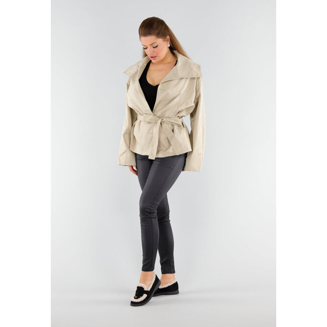 Beige Oversized Jacke mit Gürtel und breitem Kragen