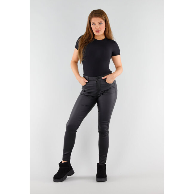 Schwarzer String-Body mit kurzen Ärmeln und Rundhalsausschnitt