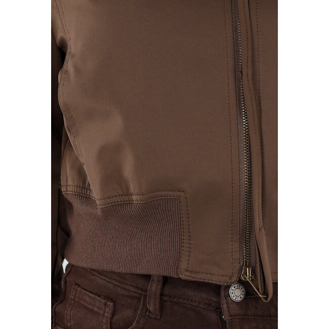 Braune Bomberjacke mit Reißverschluss und elastischen Bündchen