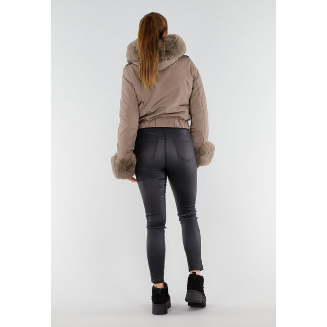 Taupe Kurze Jacke mit Kunstfellkragen