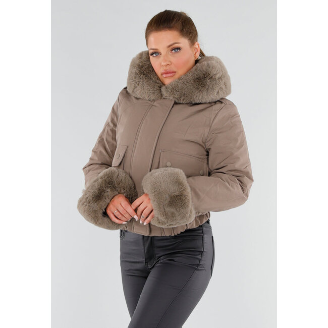 Taupe Kurze Jacke mit Kunstfellkragen
